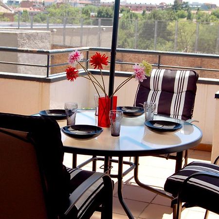 Apartamentos Cinco Rosas Madrid Exteriör bild