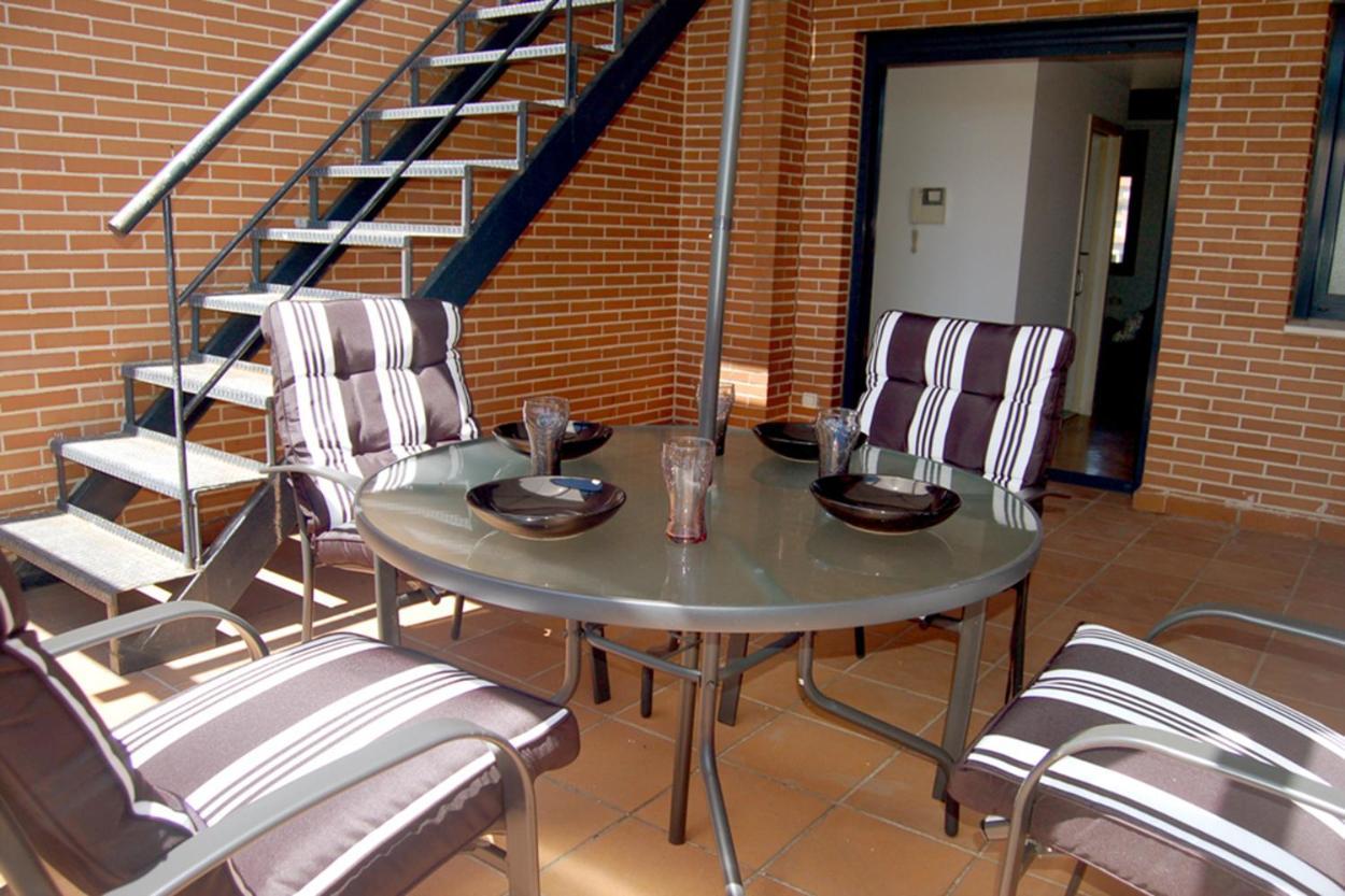 Apartamentos Cinco Rosas Madrid Exteriör bild