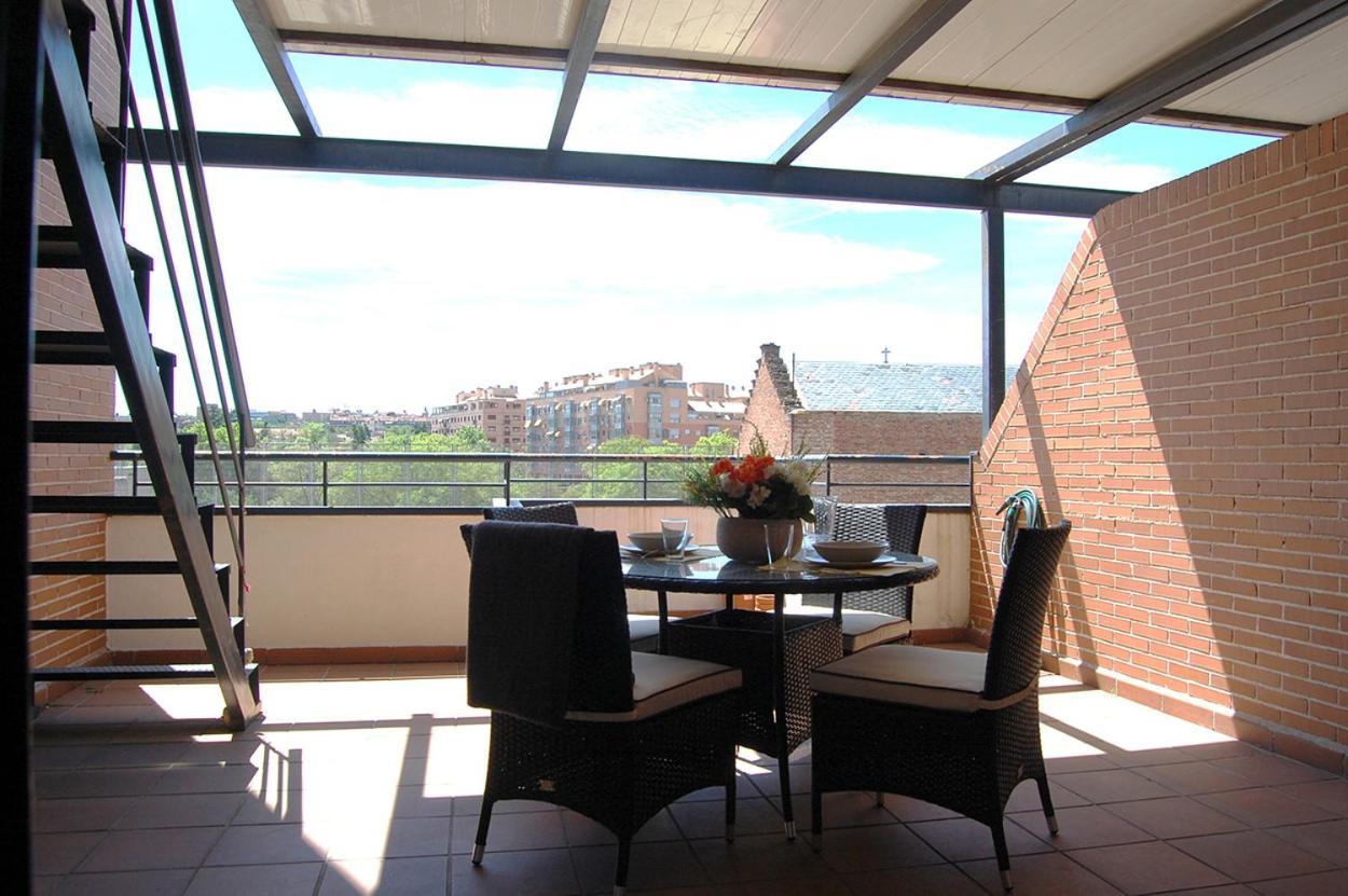 Apartamentos Cinco Rosas Madrid Exteriör bild