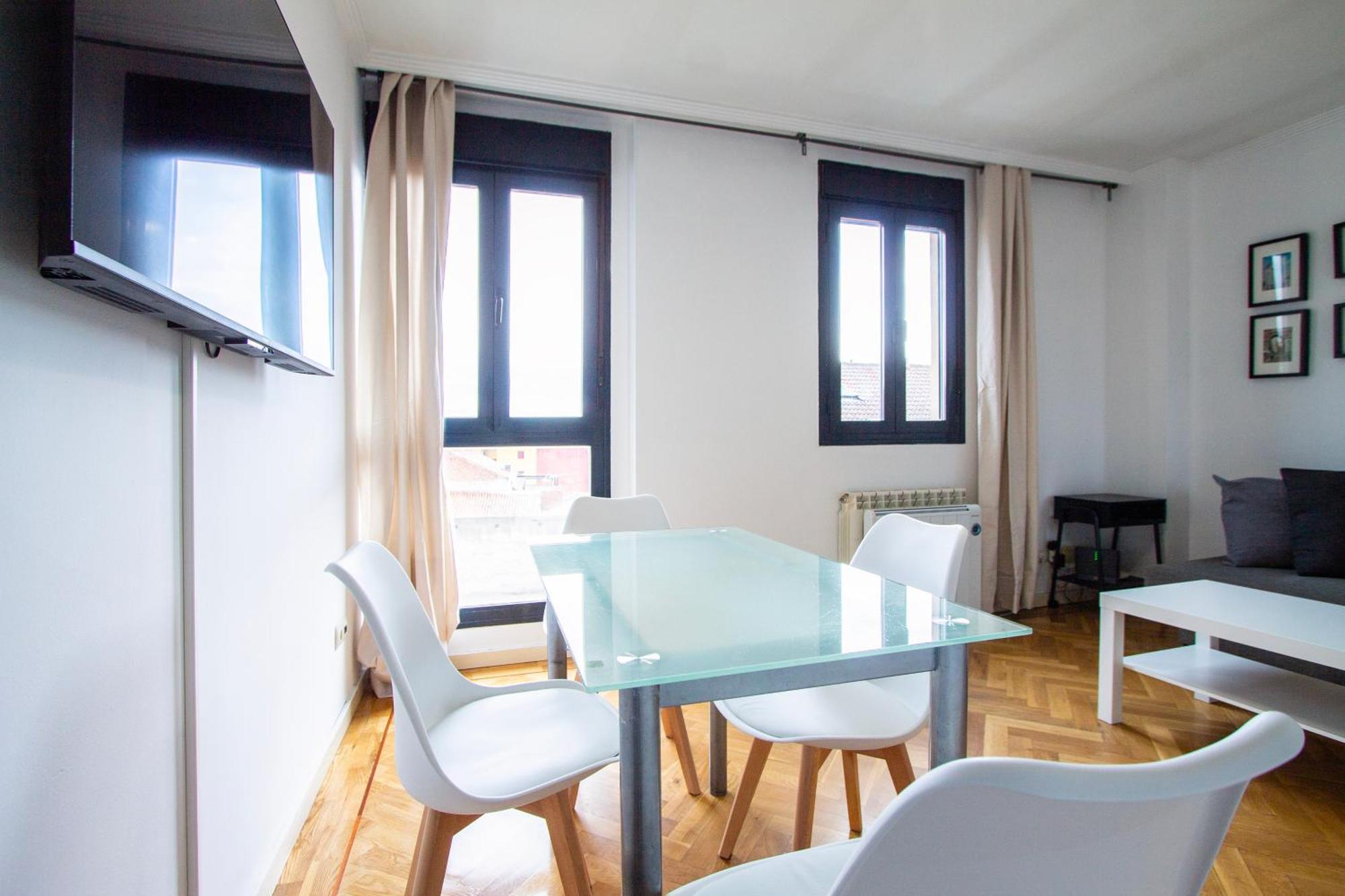 Apartamentos Cinco Rosas Madrid Exteriör bild