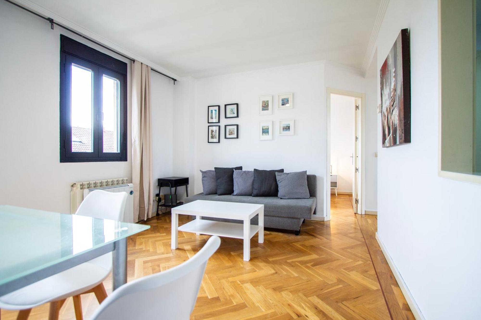 Apartamentos Cinco Rosas Madrid Exteriör bild